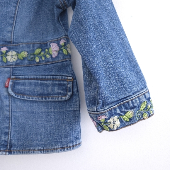 Levi's Girls Vintage Embroidered Denim Jacket size 5 - Picture 4 of 15